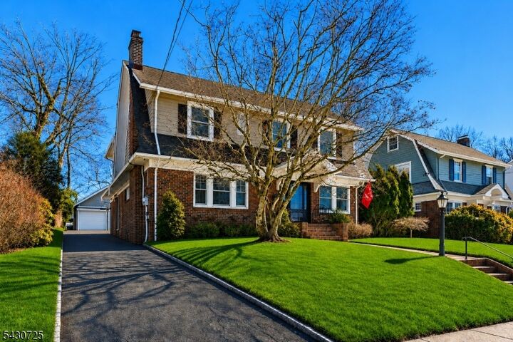 Property Photo:  7 Wayland Dr  NJ 07044 