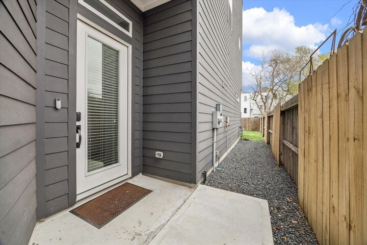 Property Photo: 5318 Wunder Lane TX 77091