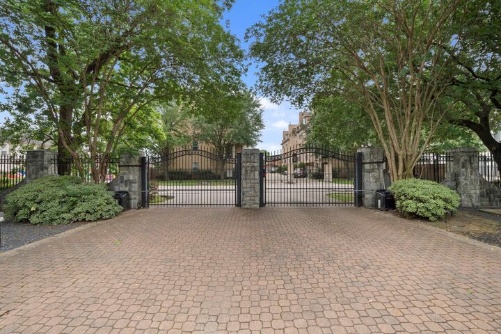 Property Photo:  5616 Dolores Street  TX 77057 