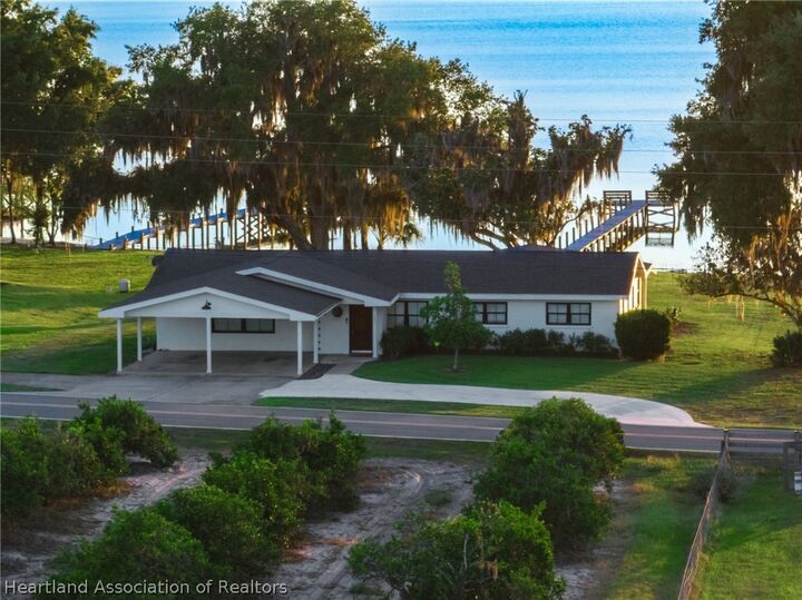 Property Photo: 1843 S Lake Reedy Boulevard FL 33843