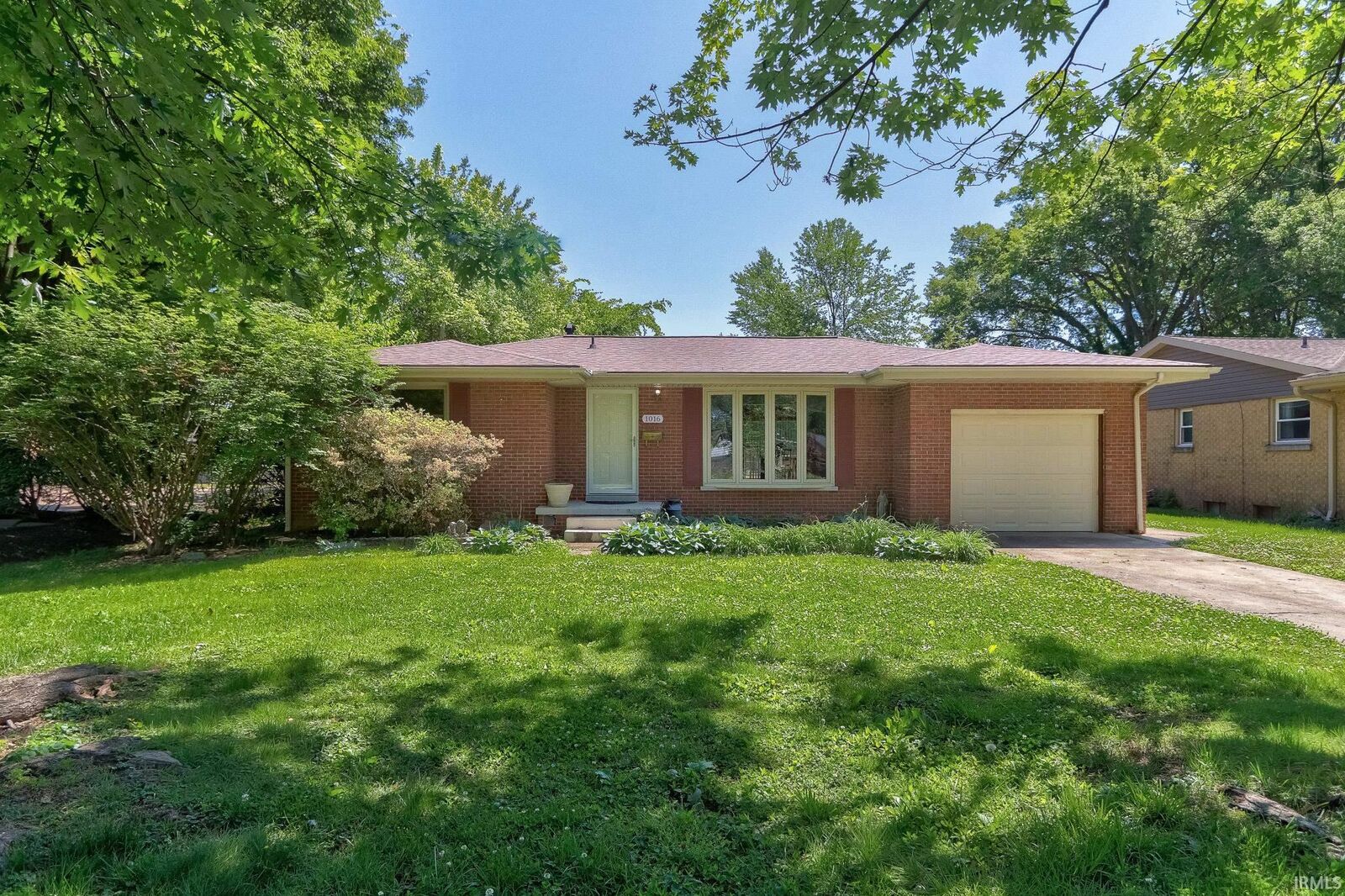 Property Photo:  1016 S Lombard Avenue  IN 47714-0736 