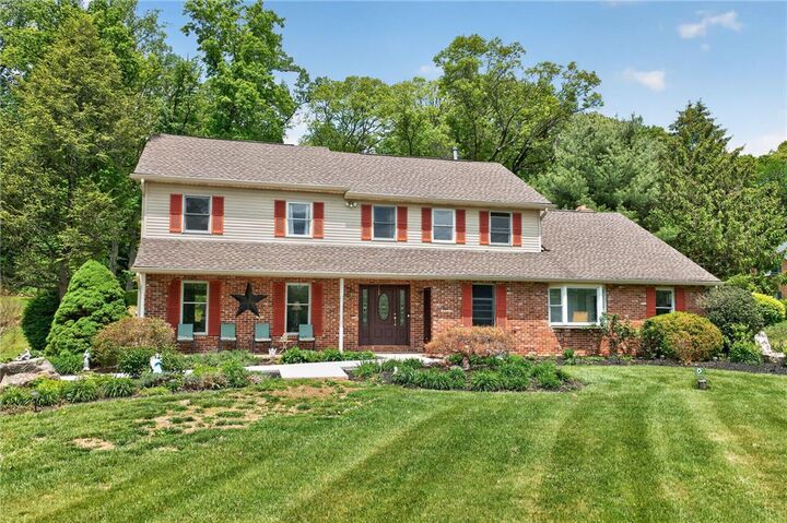 Property Photo: 1625 Rosalie Drive PA 18055