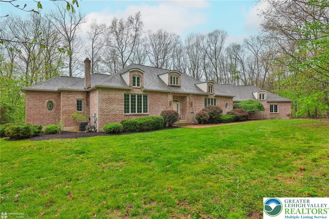 Property Photo:  1946 Kyle Drive  PA 18360 
