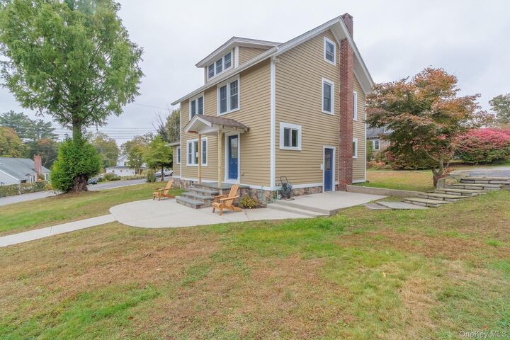 Property Photo:  5 Circle Drive  NY 10512 