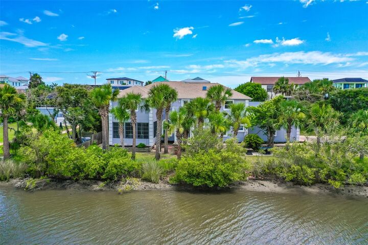 Property Photo:  101 N 22nd Street  FL 32136 