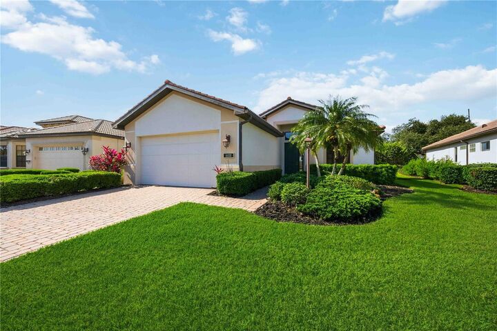 Property Photo:  1122 Cielo Court  FL 34275 