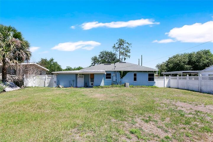 Property Photo:  2482 Roxbury Road  FL 32789 