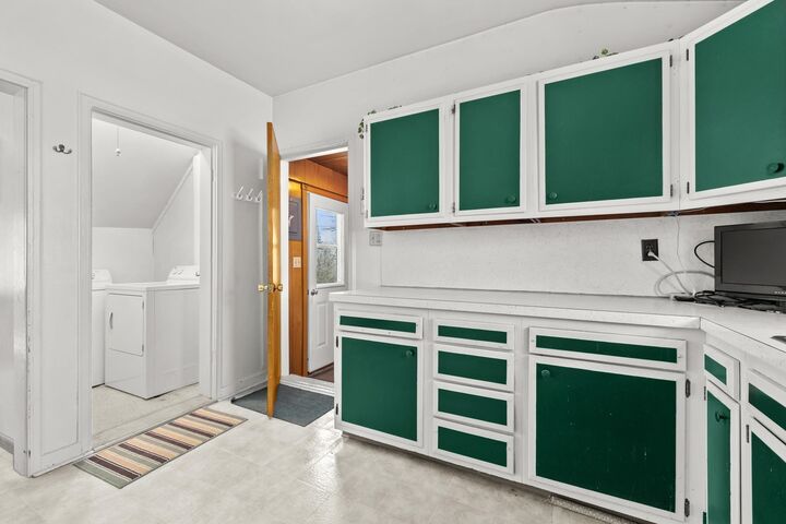 Property Photo:  449 Davis St  ND 58384 