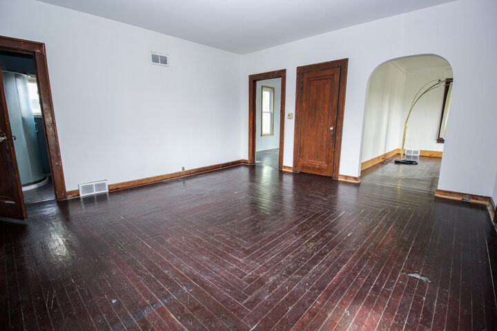 Property Photo:  400 W Peck Avenue  MI 49099 