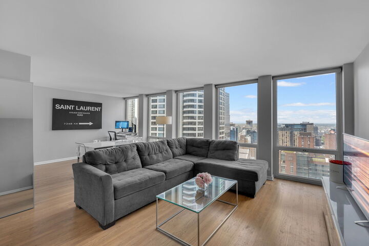 Property Photo:  111 E Chestnut Street 40J  IL 60611 