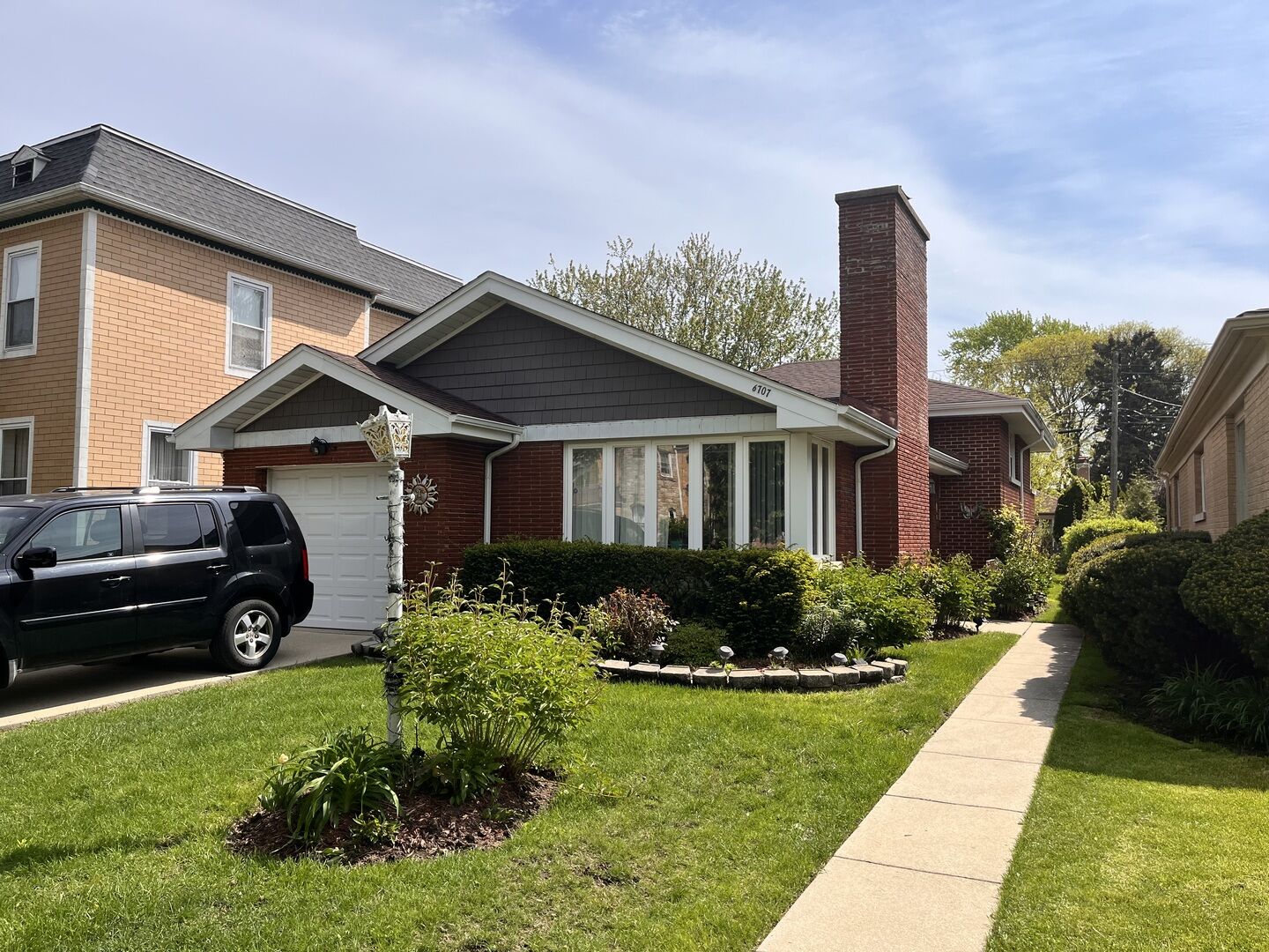 Property Photo:  6707 N Keating Avenue  IL 60712 