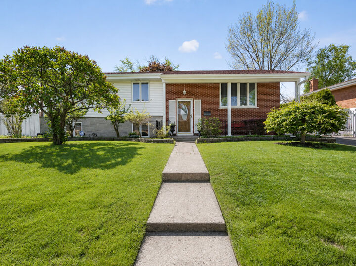 Property Photo:  506 Forest Preserve Drive  IL 60191 