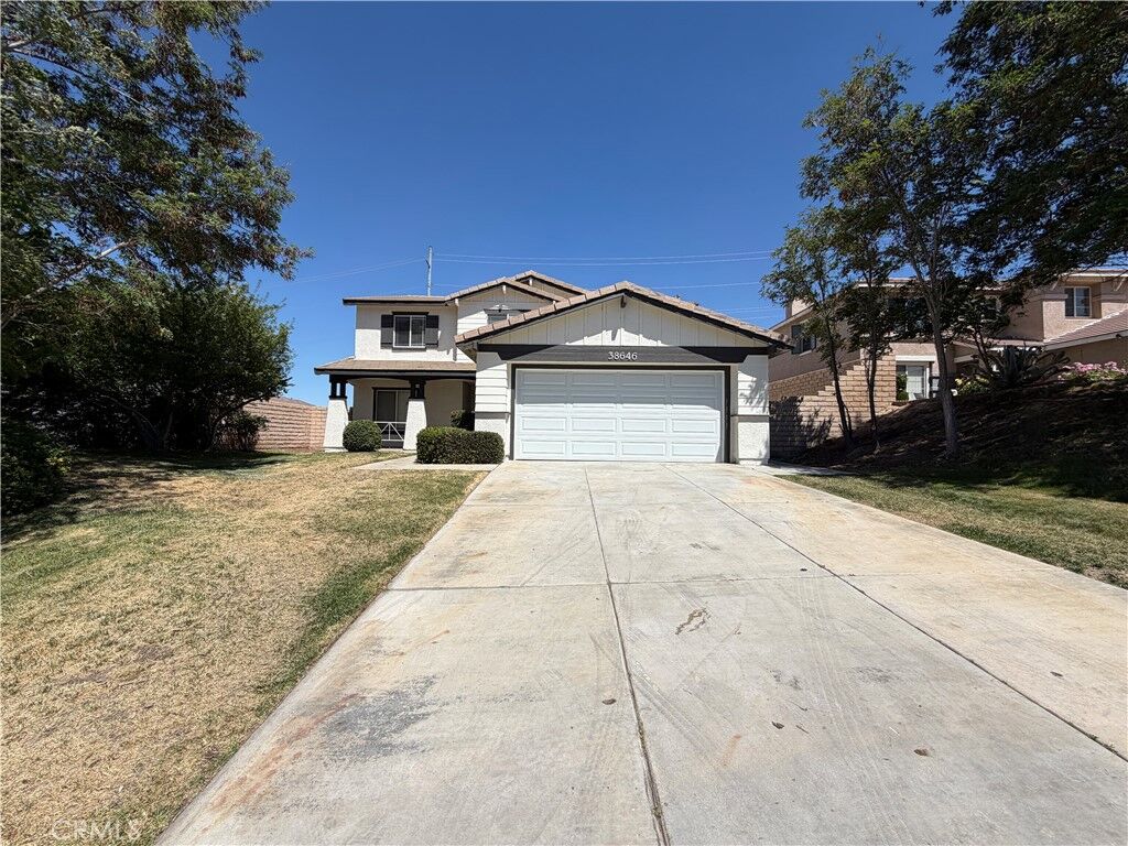 Property Photo: 38646 Annette Avenue CA 93551