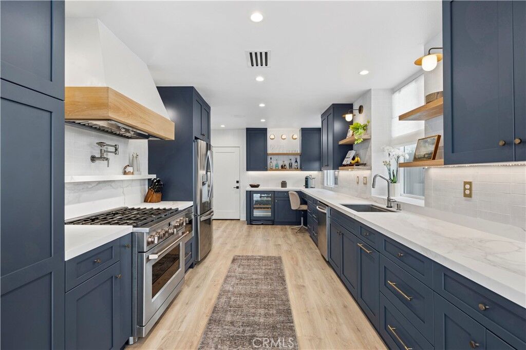Property Photo:  132 E 23rd Street  CA 92627 