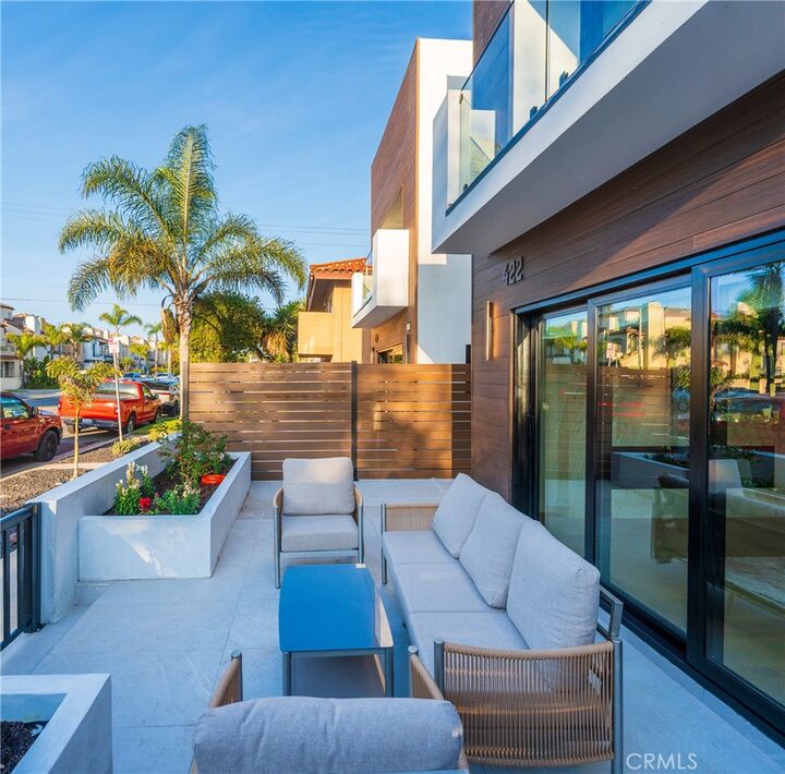 Property Photo:  422 20th Street  CA 92648 