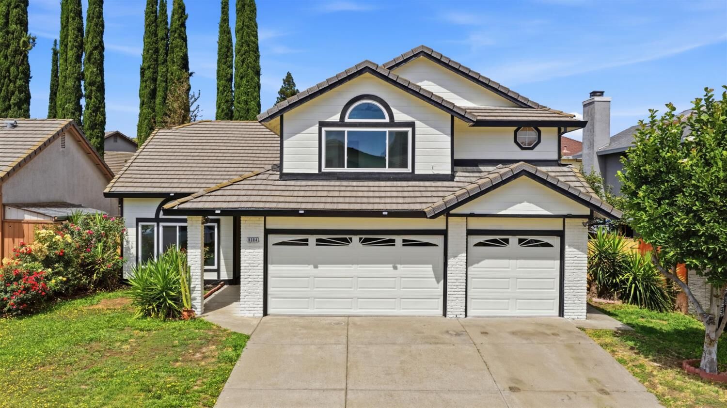 Property Photo: 8304 Story Ridge Way CA 95843