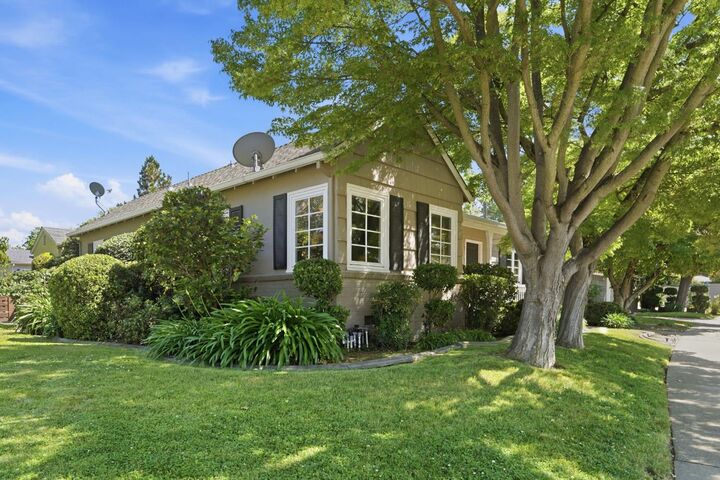 Property Photo:  301 Coloma Way  CA 95819 