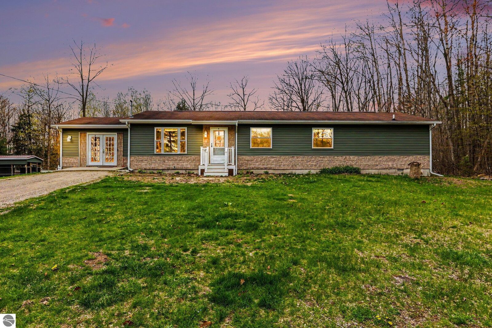 Property Photo:  1015 Shaw Road  MI 48624 