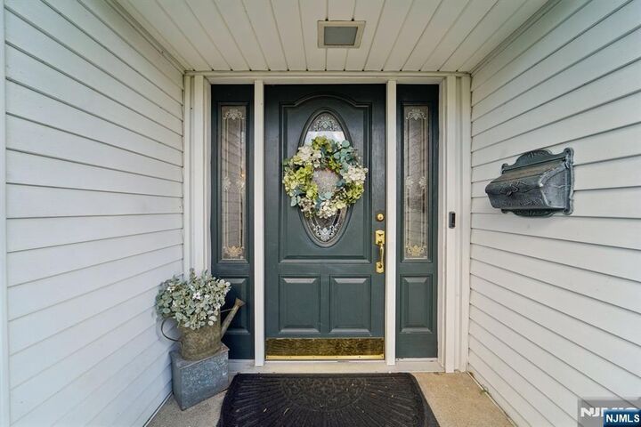 Property Photo:  15 Ella Lane  NJ 07470 