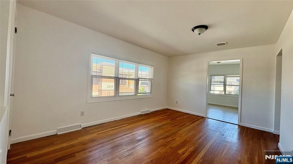 Property Photo:  299 Main Street 2  NJ 07644 