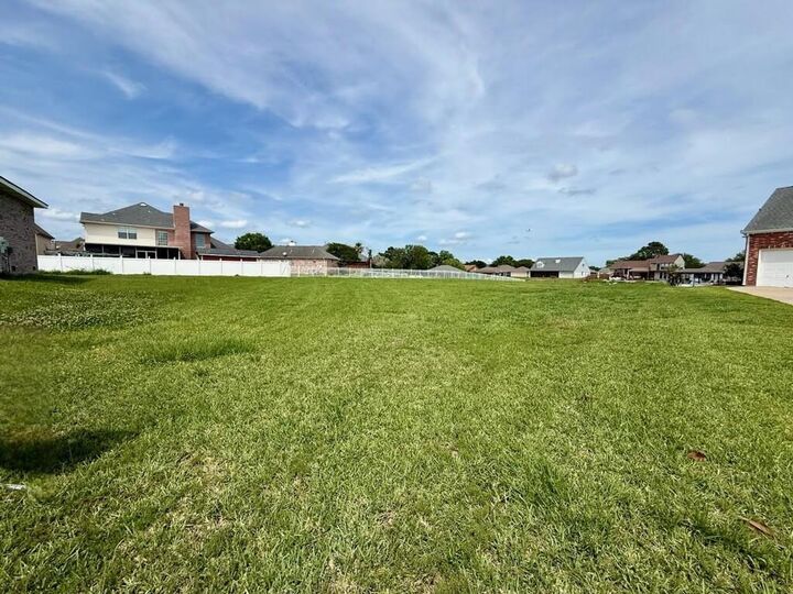 Property Photo:  3 Oak Cove  LA 70458 