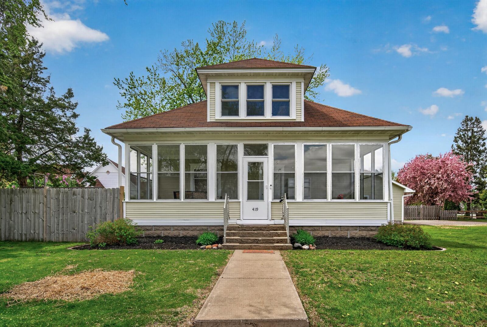 Property Photo: 419 Norfolk Avenue NW MN 55330