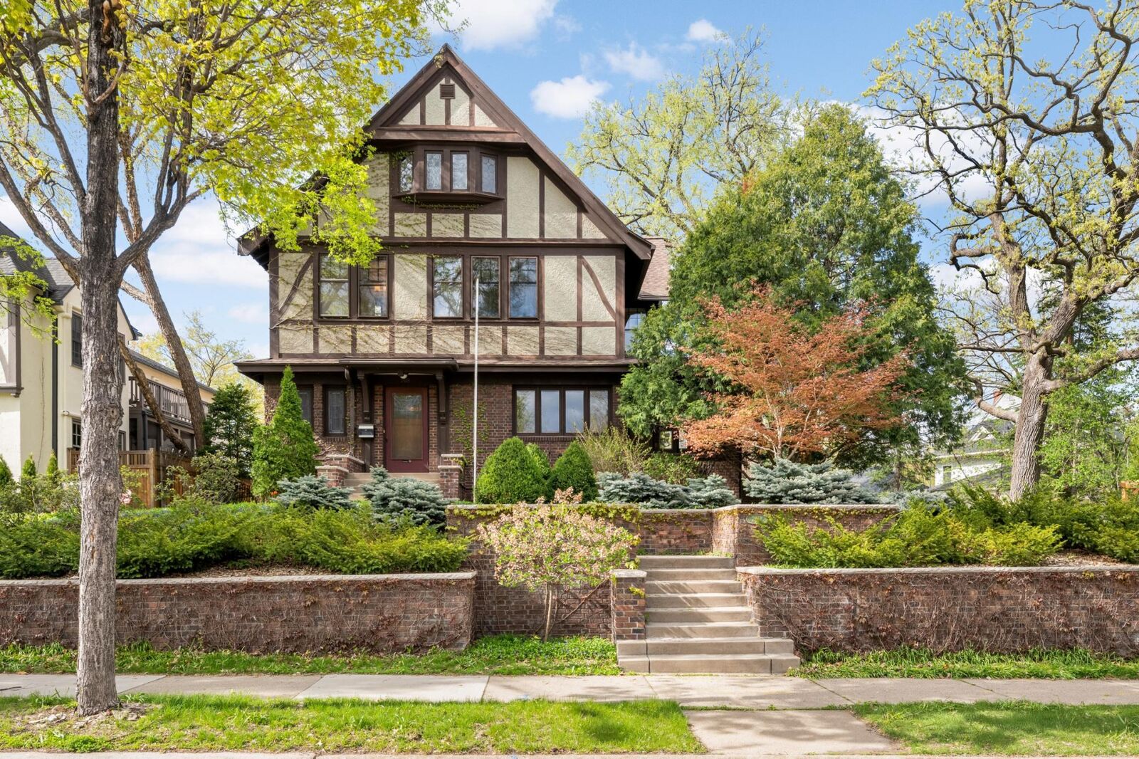 Property Photo:  2418 W 22nd Street  MN 55405 