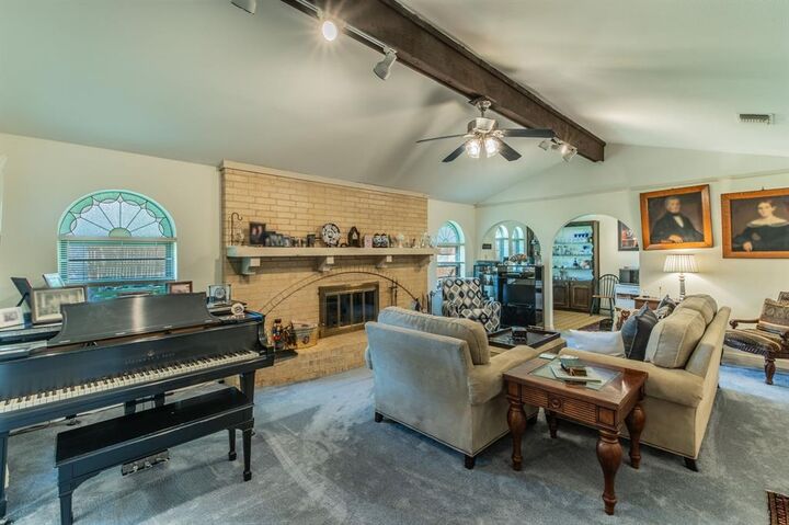 Property Photo:  2221 Vanderbilt Court  TX 76201 