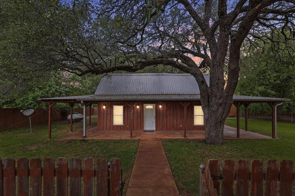 Property Photo:  433 Hobson Bend Road  TX 76088 