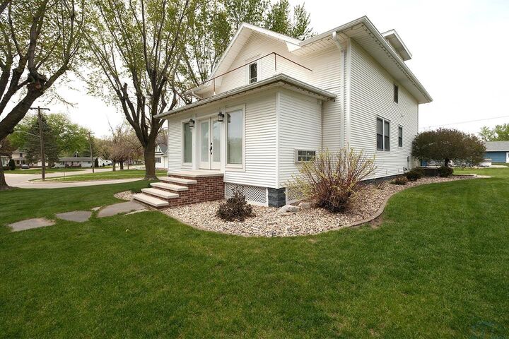 Property Photo:  501 Pine Street  IA 51238 
