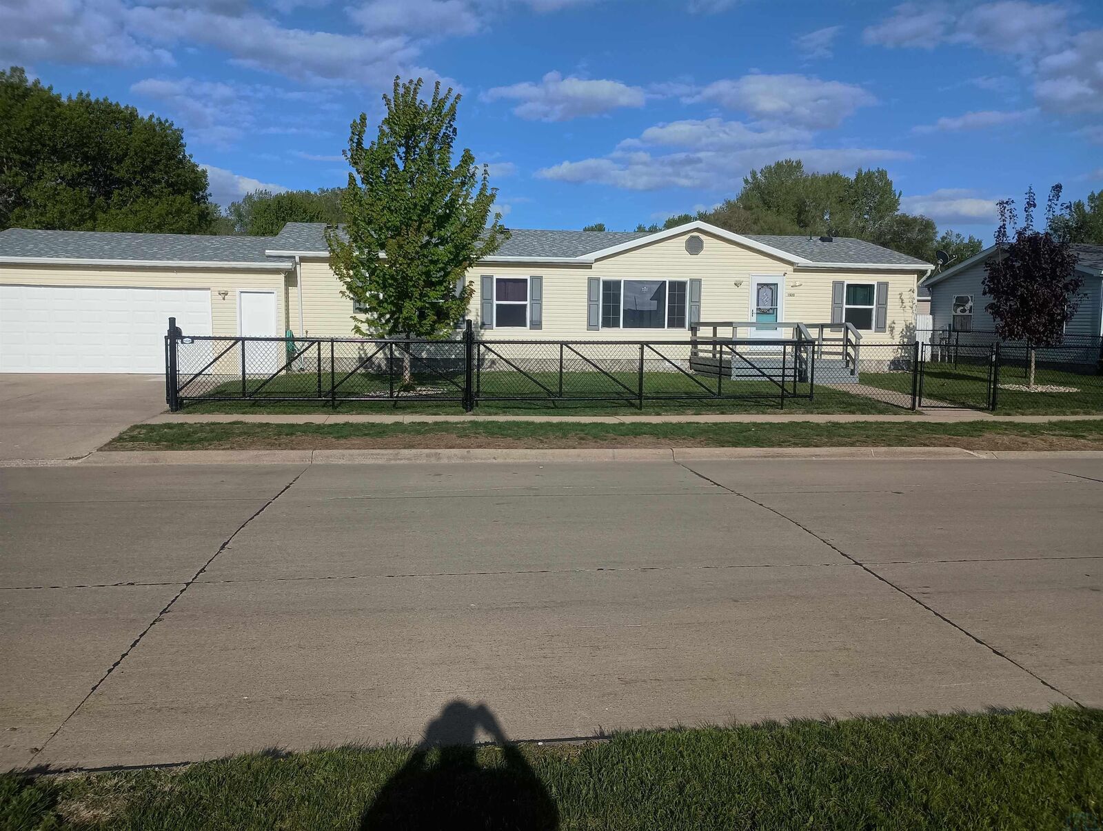 Property Photo: 1920 Cavalier Way IA 51109