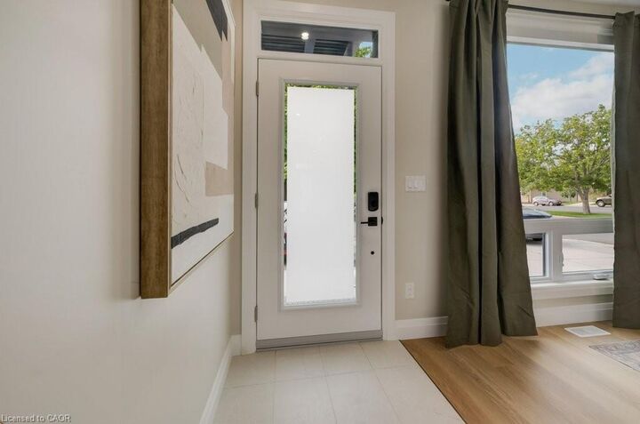 Property Photo:  210 Heritage Drive Main  ON N2B 3J6 