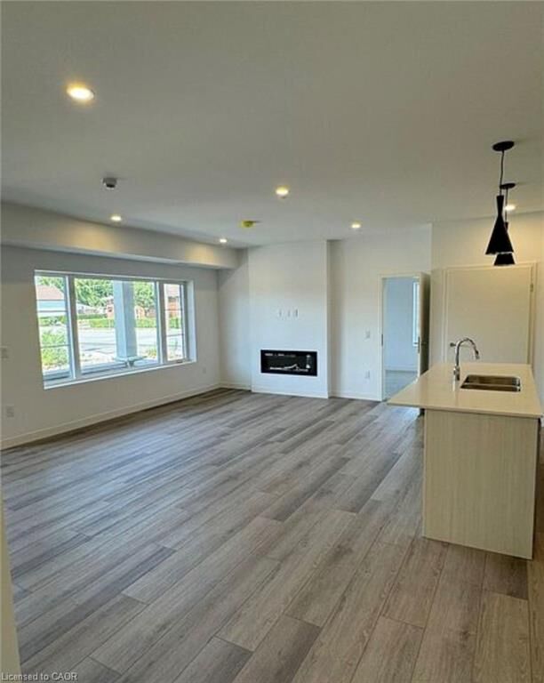 Property Photo:  119 Lincoln Street 101  ON L3C 0L2 