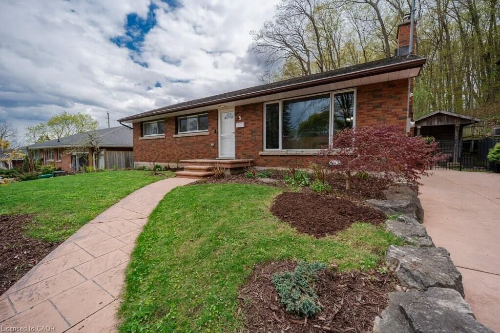 Property Photo:  5 Donald Street  ON N1S 2H1 