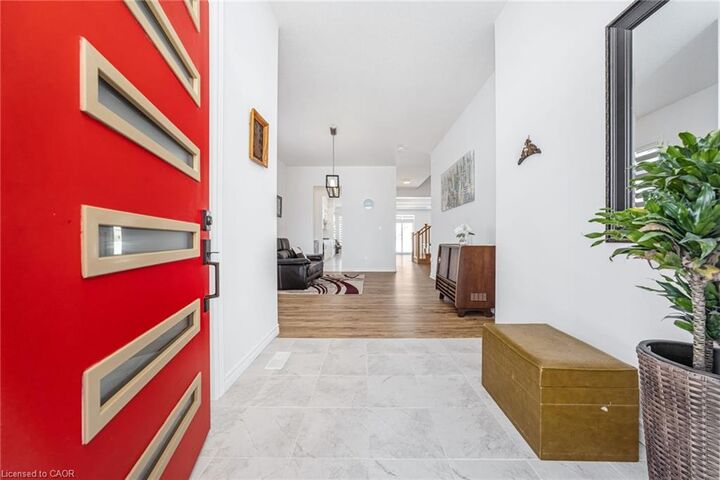 Property Photo:  158 Savannah Ridge Drive  ON N3L 0L5 