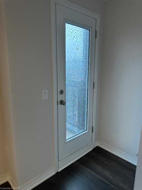 Property Photo:  585 Colborne Street E 106  ON N3S 3P7 