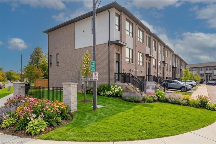 Property Photo:  720 Grey Street 34  ON N3S 0K2 