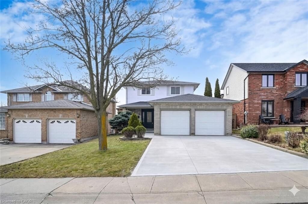 Property Photo:  62 Como Place  ON L9B 1Y4 