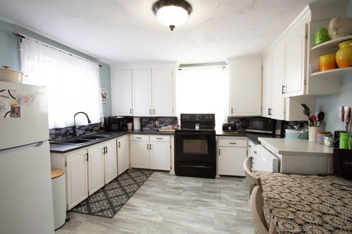 Property Photo:  62 Rusell  PE C1N 2T6 