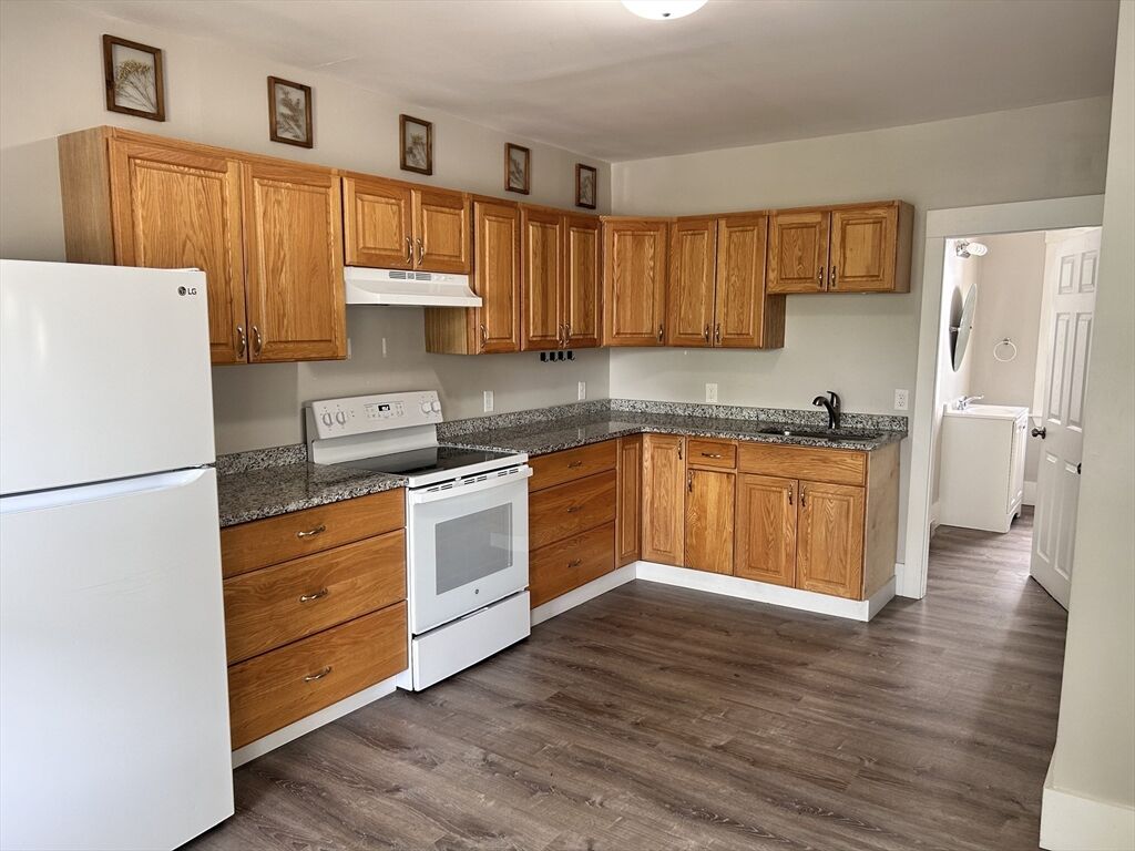 Property Photo:  45 Greenwood St U2f  MA 01440 