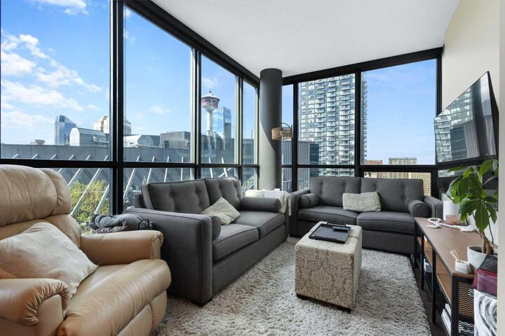 Property Photo:  220 12 Avenue SE 1902  AB T2G 0R5 