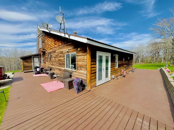 Property Photo:  2127 Twp Rd 7-3A  AB T0K 1H0 