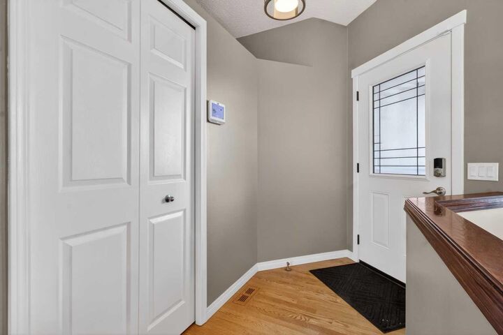 Property Photo:  20 Riverwood Crescent SE  AB T2C 4B1 
