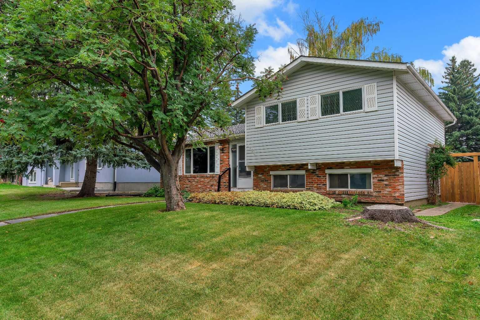 Property Photo:  4623 31 Avenue NE  AB T1Y 1G8 