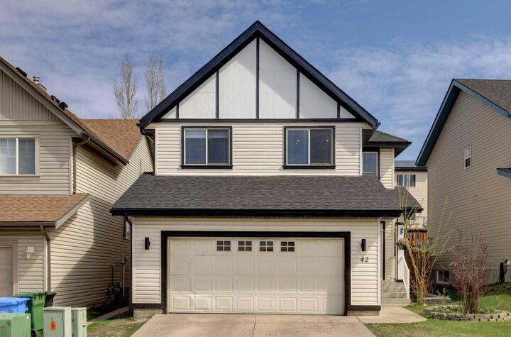 Property Photo:  42 Evansbrooke Way NW  AB T3G 5S5 