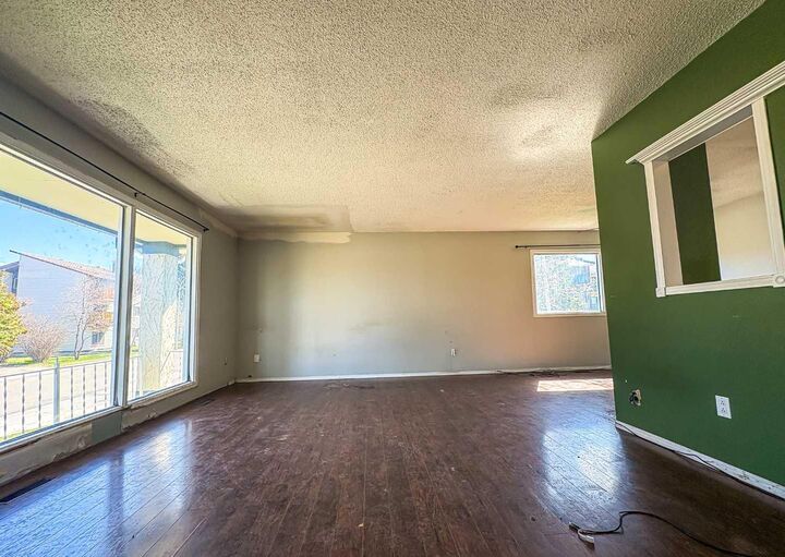 Property Photo:  8206 96 Street  AB T8V 4S2 