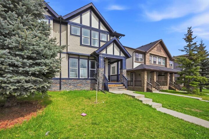 Property Photo:  39 Panora Square NW  AB T3K 0R8 