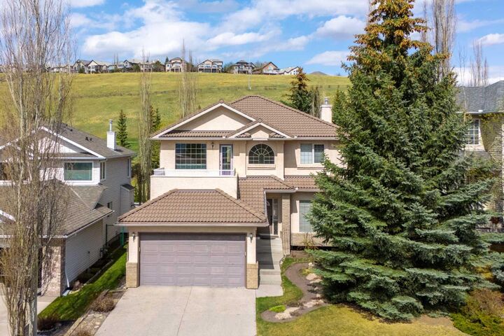 Property Photo:  30 Gleneagles View  AB T0L 0W2 
