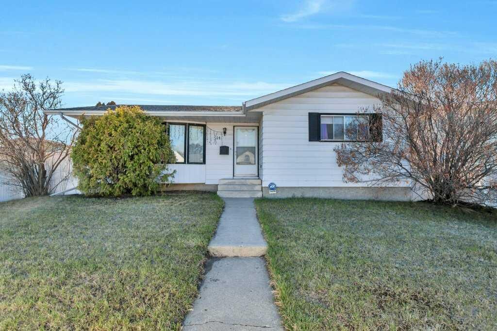 Property Photo:  14 Glendale Boulevard  AB T4P 2P3 