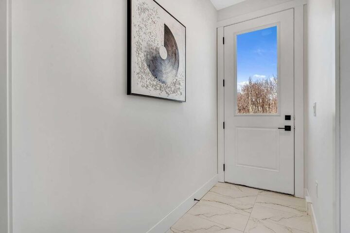 Property Photo:  4917 88 Avenue NE  AB T3J 5N8 